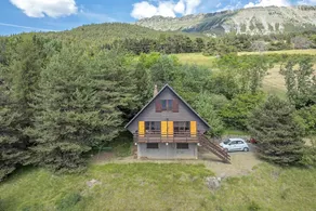 Chalet with Mountain Views, Private Garden and Balcony - Image 2