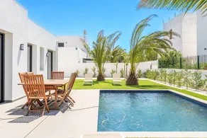 Großzügige Villa mit Terrasse, Grill und privatem Pool - Image 5