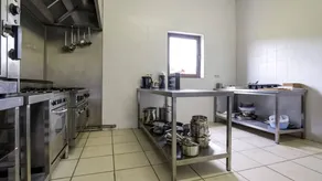 Casa adatta alle famiglie con piscina, giardino e terrazza | Ideale per lavorare da remoto - Image 4