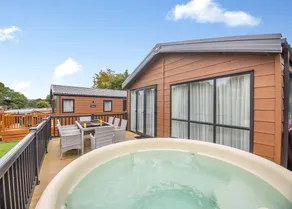 Chalet with jacuzzi - Image 4