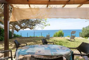 Apartment 'Paola' with Sea View, Private Garden, and Air Conditioning - Image 2