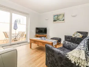 Family-oriented cottage with terrace, BBQ & garden | Beach view | Beach nearby | Pets allowed - Image 5