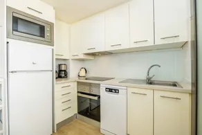 Flat with terrace | Beach view - Image 5