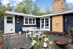 Lovely holiday home with garden, BBQ & terrace | Dogs allowed - Image 2