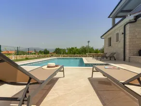 Holiday home with terrace, garden & private pool - Image 3