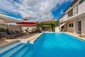 Villa with barbeque, private pool & garden | Garden view - Image 2