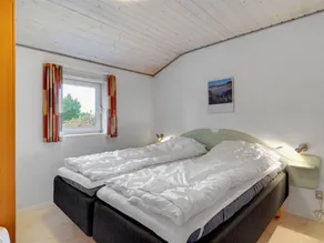 Holiday home with sauna & terrace - Image 5