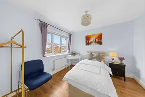 Fully equipped house with garden | Pets allowed - Image 3