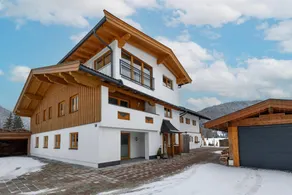 Apartment with terrace & garden | Garden view - Image 2