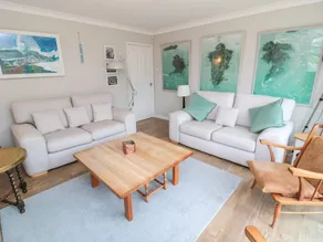 Cottage with garden - Image 4