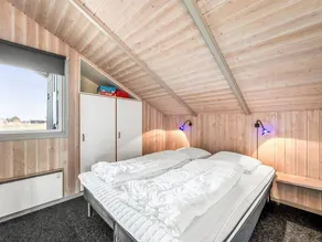 Family-oriented lovely holiday home with terrace & sauna - Image 2