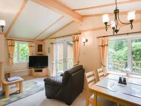 Cottage with garden | River view - Image 4