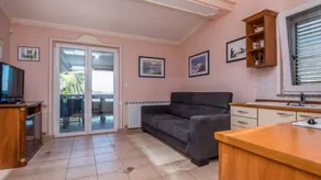Holiday apartment with terrace & barbecue | Sea view - Image 2
