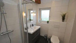 Apartment with sauna - Image 5