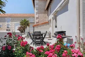 Fully equipped cottage with pool, barbecue & garden | Garden view - Image 3