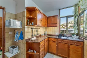 Appartement de vacances adapté aux familles avec internet haut débit | Vue montagne | À côté de la plage - Image 4