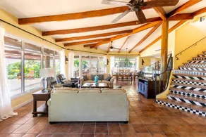 Holiday home with garden - Image 5