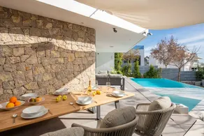 Family-oriented pleasant villa with terrace, jacuzzi & barbeque | Close to the beach - Image 5