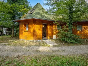 Pleasant chalet with terrace - Image 4