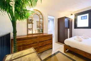 Fully equipped pleasant apartment with terrace - Image 4