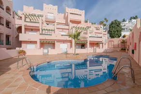 Air-Conditioned Apartment On the Beach with Pool, Terrace & Wi-Fi - Image 2