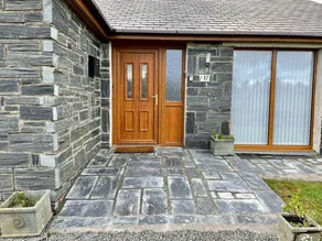 Cottage with garden - Image 2