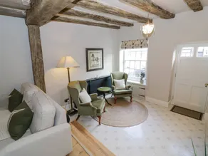 Cottage with garden & terrace - Image 5