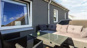 Beautiful house with hot tub, BBQ & terrace | Dogs allowed - Image 3