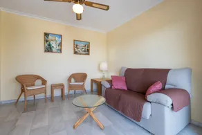 Appartement de vacances avec internet haut débit, barbecue et piscine | Vue mer - Image 5