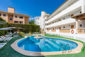 Holiday apartment with barbecue, terrace & pool | Mountain view - Image 2
