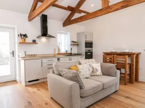 Children-friendly wonderful cottage with garden & jacuzzi | Dogs allowed - Image 3