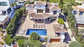 Villa with terrace, BBQ & private pool | Sea view - Image 2