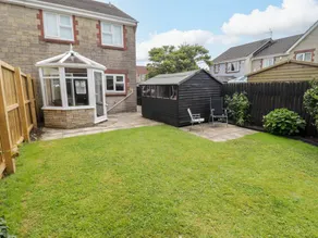 Cottage with garden - Image 2