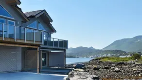Casa con terraza y jardín - Image 3