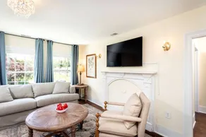 Lavish Mountain Vacation Retreat with Blue Ridge Views near Shenandoah National Park Virginia - Image 3