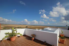 Spacieux appartement entièrement équipé avec barbecue, piscine privée et terrasse | Vue mer - Image 4