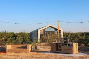 Holiday home with terrace & garden - Image 2