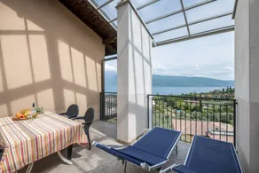 Appartement avec terrasse, internet haut débit et jacuzzi | Vue jardin - Image 3