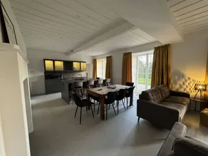 Flat with garden & BBQ - Image 2