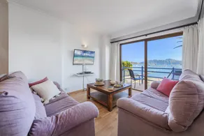 Fully equipped holiday apartment with terrace | Next to the beach - Image 4