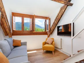 Fully equipped holiday apartment with garden | Mountain view - Image 5