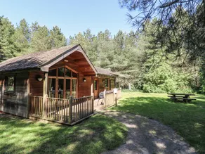 Casa rural apropiada para familias con barbacoa y jardín - Image 2