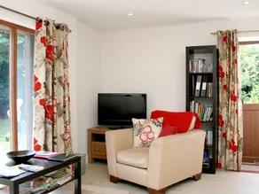 Children-friendly wonderful cottage with garden - Image 3