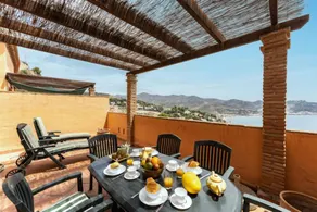 Farm with terrace & pool - Image 4