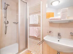 Flat with garden | Mountain view - Image 5