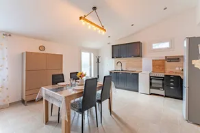 House with garden, barbecue & terrace | Garden view - Image 4