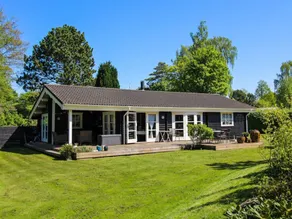 Family-friendly charming holiday home with terrace, sauna & garden | Next to the beach | Pets are welcome - Image 3
