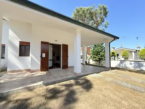 Villa avec barbecue et jardin | Vue jardin - Image 3