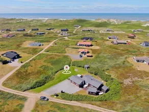 Holiday home with jacuzzi, sauna & terrace - Image 2