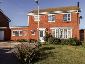 Cottage with garden | Beach view - Image 2